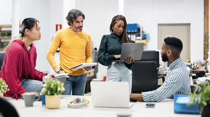 3-formas-de-promover-di-nas-equipes-de-vendas